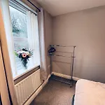 New Road - 2 Bedrooms - Sleeps 3 * ווייט הייבן