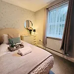 New Road - 2 Bedrooms - Sleeps 3 * ווייט הייבן