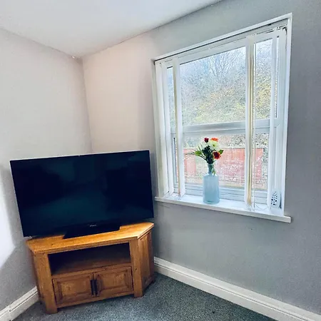 New Road - 2 Bedrooms - Sleeps 3 Appartamento