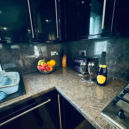 Appartamento New Road - 2 Bedrooms - Sleeps 3 *