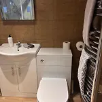 New Road - 2 Bedrooms - Sleeps 3 *