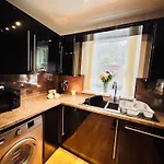 New Road - 2 Bedrooms - Sleeps 3