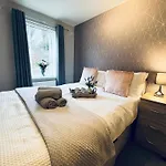 Apartment New Road - 2 Bedrooms - Sleeps 3 *
