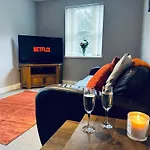 New Road - 2 Bedrooms - Sleeps 3 Apartment Whitehaven