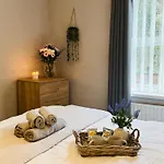 Apartment New Road - 2 Bedrooms - Sleeps 3