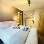 New Road - 2 Bedrooms - Sleeps 3