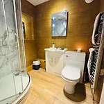 New Road - 2 Bedrooms - Sleeps 3