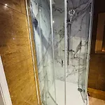 New Road - 2 Bedrooms - Sleeps 3