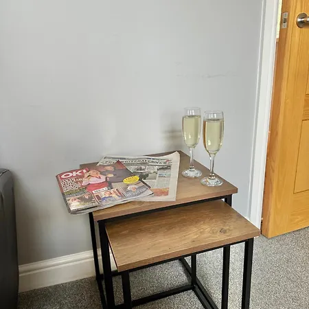 New Road - 2 Bedrooms - Sleeps 3 公寓 怀特黑