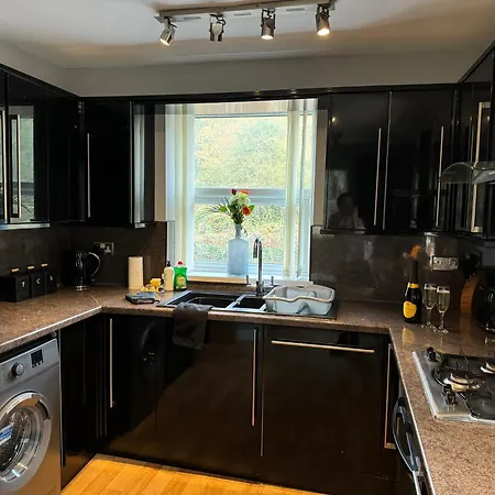 New Road - 2 Bedrooms - Sleeps 3 怀特黑