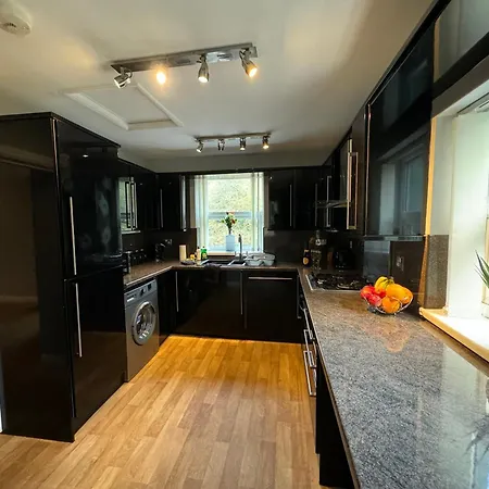 New Road - 2 Bedrooms - Sleeps 3 Apartman